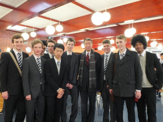 Ambassador Shen is invited to give a speech on the diplomatic history in modern China at Reading School on November 19, 2012.