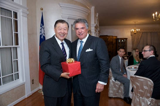 Rep. Jason C. Yuan with ACU members in attendance.