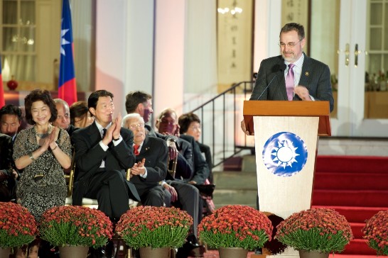 Rep. Matt Salmon (R-AZ), Chairman of the Subcommittee on Asia and the Pacific, House Committee on Foreign Affairs, delivers a speech at the ROC’s 104th National Day reception at the Twin Oaks Estate. 