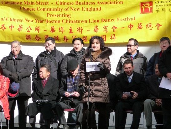 洪處長參加華埠主街遊行演講情形