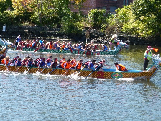 羅德島龍舟暨台灣日活動吃餃子比賽情形