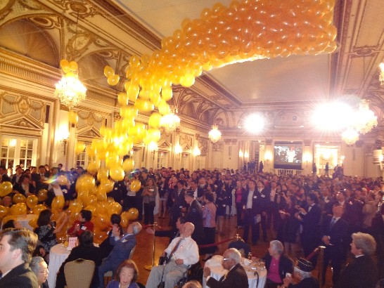 酒會會場施放汽球