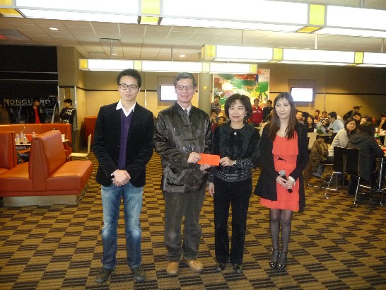 新英格蘭台灣留學生同學會聯席會於本(100)年2月13日晚在波士頓大學舉行新春聯歡晚會，並特別邀請此間中華民俗藝術工作坊提供民族舞蹈、舞獅、扯鈴及擊鼓等精彩表演，共吸引約150餘位同學參加。