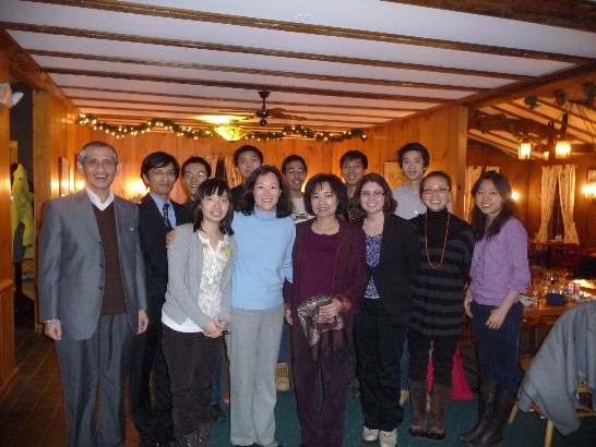 	駐波士頓辦事處洪處長慧珠於本(100)年3月10日（星期四）下午應邀於全美首屈一指之文理學院─麻州威廉斯學院(Williams College)，以「台灣的外交政策及民主政治」(Taiwan Politics: Foreign Policy and Democracy)為題發表演講，歷時約1小時，在場師生反應非常熱烈。