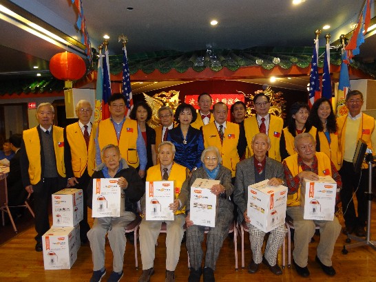 波士頓榮光聯誼會春節聯歡團拜晚會，於101年2月18日下午6時假波士頓華埠龍鳳酒樓舉行，本處洪處長偕同仁與會。