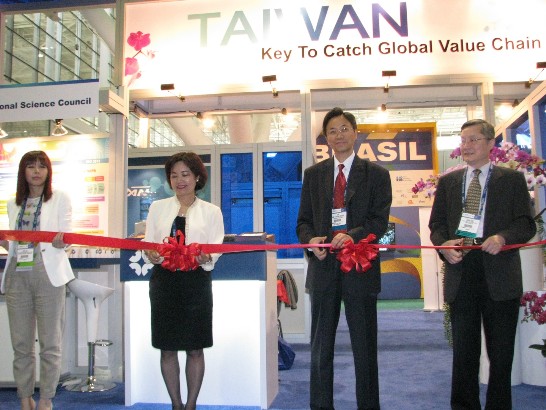 全球規模最大的年度生技製藥界盛事--2012國際生物科技大會(2012 BIO International Convention)於2012年6月18日起，在波士頓會展中心(BCEC)一連舉行四日，計有來自60多國、約一萬六千人參加。