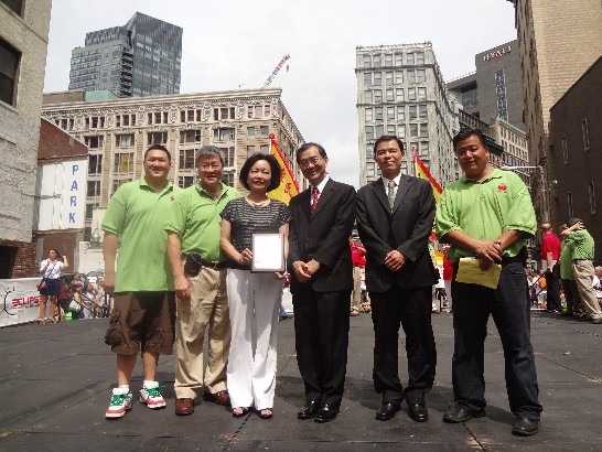 今年8月12日在波士頓華埠盛大舉行中秋節聯歡會活動，除有精彩醒獅武術表演外，並有眾多攤位供民眾遊客參觀，充滿節慶氣氛，增進大家對傳統佳節的認識與重視，本處洪處長慧珠及眾多貴賓出席開幕典禮。