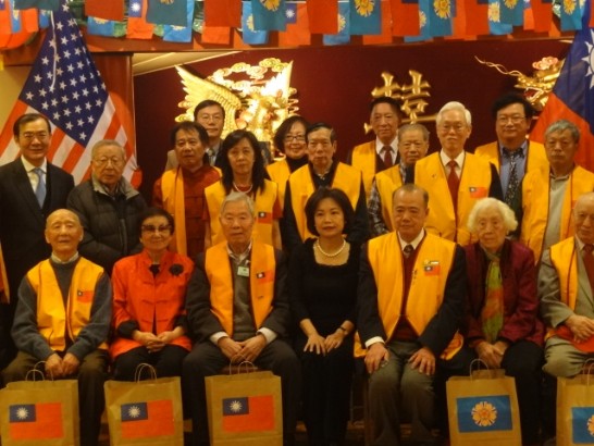 榮光聯誼會102.2.17舉辦慶祝新春晚宴，洪處長偕陳副處長及僑教中心郭主任大文應邀與會並致辭。