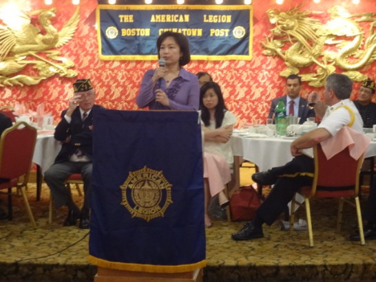 波城華裔退伍軍人會102年6月10日舉辦慶祝職員交接餐會，洪處長應邀致辭。