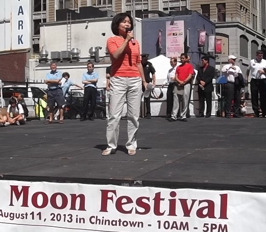 102年中秋節聯歡活動，洪處長應邀致辭。