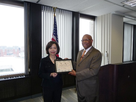 主辦單位致頒洪處長慧珠感謝狀