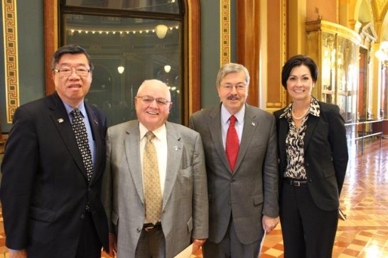 Taiwan Agricultural Trade Goodwill Mission signs deals to buy soybeans, corn from Iowa, USA.