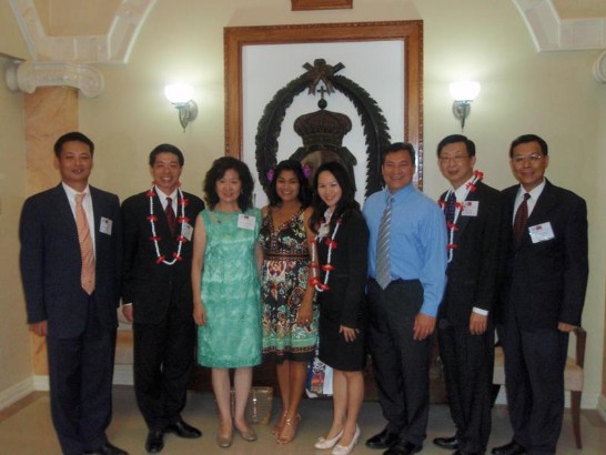 Governor of Guam Eddie Calvo (right 3)and First Lady Christine Calvo(right 5)meet with Winston Wen-yi Chen(left 2),Deputy Director-General of Department of North American Affairs, Ministry of Foreign Affairs, Director General Paul Wang(right 2),Mrs. Wang(left 3), Director Bruce Hung(left 1), Director Charles Wang(right 1) and Ms. Lin,Hsiao- Mei(right 4). 