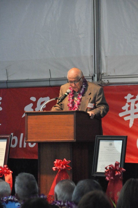 州長David Ige代表Robert Lee致詞