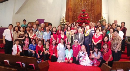 朱總領事與林秘書美玲與夏威夷臺灣基督長老教會全體教友合影