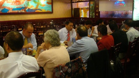 廖東周處長於演講結後邀請本案主辦單位Global Austin執行長Margie Kidd及Austin Chamber of Commerce副會長Adriana Cruz等20名貴賓一起餐敘