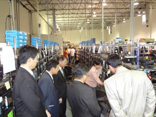 Coban公司人員親自示範行車記錄器操作