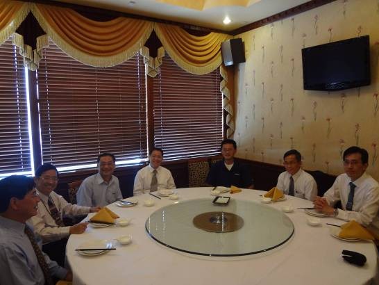 廖處長等乙行訪問結束後，李董事長設宴款待