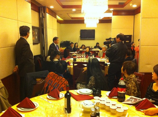 駐休士頓辦事處廖東周處長與華文媒體記者年終餐敘致詞感謝記者朋友們一整年的辛勞以及對本處的支持鼓勵