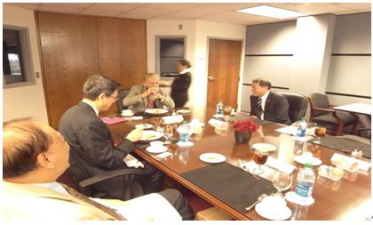 駐休士頓辦事處廖處長與聖道大學校長Dr. Louis Agnese餐敘情形