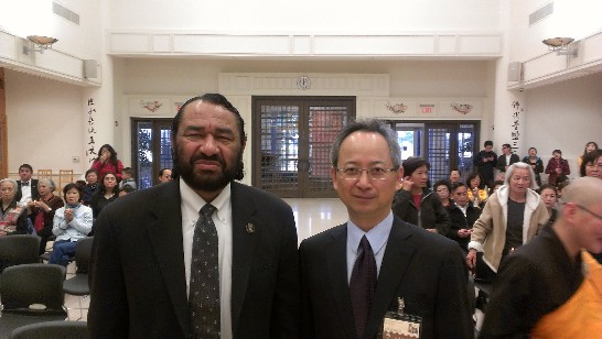 駐休士頓辦事處處處長夏季昌偕副處長齊永強、僑教中心主任尤正才、副主任葉麗媛於1月5日應邀出席德州佛光會中美寺祈求世界和平法會。夏處長季昌致詞時表示，在過去的一年中，世界上發生了許多天然災害及戰亂，如美國奧克拉荷馬州的龍捲風災及菲律賓的海燕颱風，造成無數的生命財產損失。因此　中美寺此時舉行祈求世界和平法會，格外有意義，也藉此祝願大家在新的一年風調雨順，萬事吉祥。聯邦眾議員Al Green致詞時表示看到現場有我方的外交人員出席，甚為感動。世界和平對人類共存共榮非常重要，並多次引述美國人權領袖金恩博士鼓勵人們不分種族、宗教，應和平共處之談話。