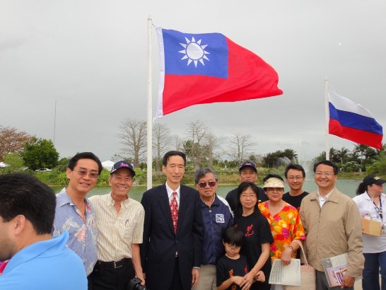 牟處長於佛州第二十二屆亞洲文化節與僑領們合照