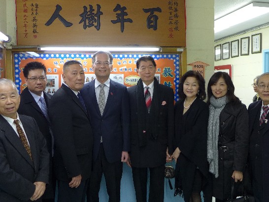 駐美沈大使呂巡伉儷及章大使文樑伉儷參訪華僑中文學校。