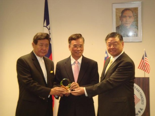 江國強處長主持新、舊主任交接儀式