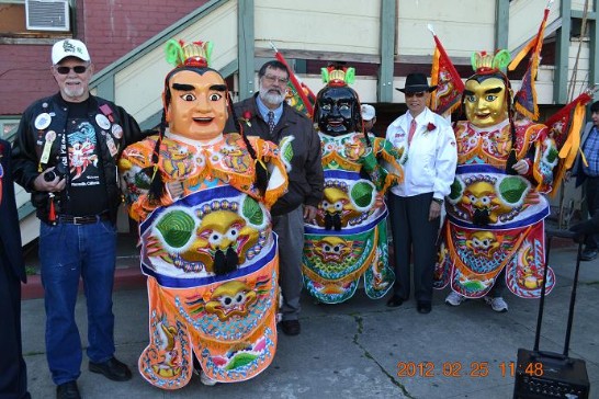 江處長及美利允市長Bill D. Harris等政要與我馬祖廟三太子合影