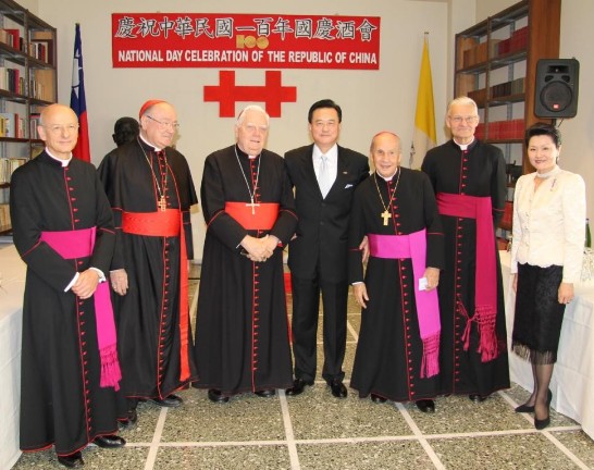 Ambassador Wang with Bernard Francis Cardinal Law (3rd from left), Renato Raffaele Cardinal Martino (2nd from left), Archbishop Javier Echevarria (3rd from right). 