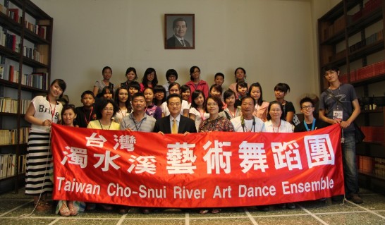 Group picture with Director Wang Shu-Mei (4th from right) and Ambassador Wang (4th from left) at the Chancery