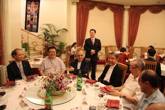 Ambassador Wang addresses his guests during celebrations of the Moon Festival in Rome