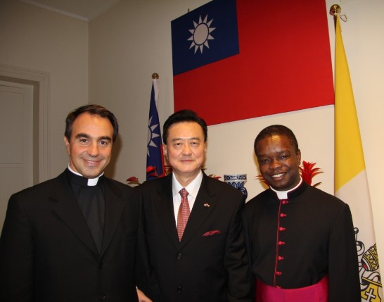 Ambassador Larry Wang (middle) with Msgr. Ettore Balestrero (1st from left) and Msgr. Fortunatus Nwachukwu (1st from right).