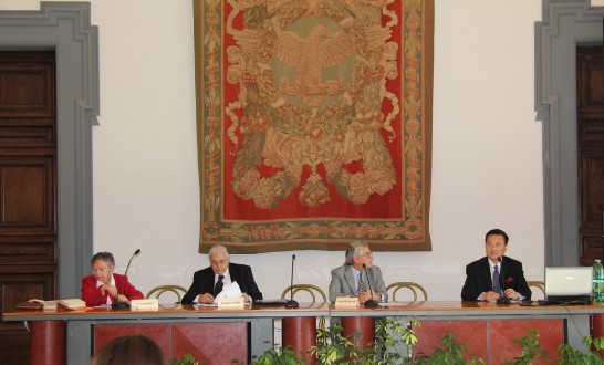 Ambassador Larry Wang (1st from right) addresses the Conference’s participants.