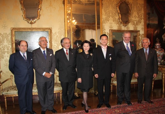 Ambassador and Mrs. Wang (middle) with the Grand Master Fra’ Matthew Festing (2nd from right), H.E. Jean-Pierre Mazery (3rd from left), H.E. Alberto Leoncini Bartoli (2nd from left) H.E. Camillo Zuccoli (1st left) and member of Italian Parliament Giuseppe Palumbo (1st from right).