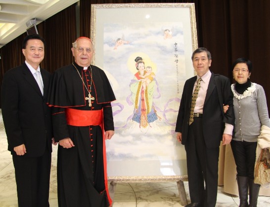 Ambassador Larry Wang (1st from left) with Cardinal Vegliò (2nd from left) and Prof. Shen Cheen with his wife (1st and 2nd from right) next to his work of art.