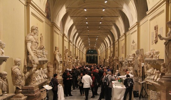 A glimpse of the dinner hosted by the Embassy in honour of the AOS delegates inside the Vatican Museums.