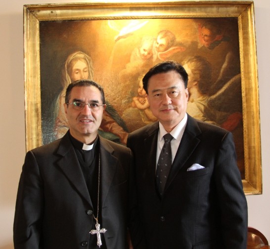 Ambassador Wang with Msgr. Carmelo Cuttitta, Auxiliary Bishop and Vicar General of Palermo