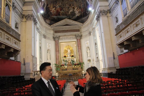 Ambassador Wang inside the Cathedral of Palermo