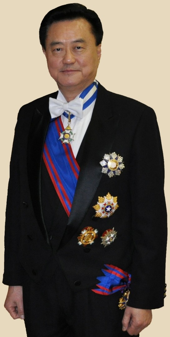 Ambassador Wang, wearing his "Vatican uniform", attends the traditional audience hosted by His Holiness Pope Benedict XVI for the Diplomatic Corps for the New Year's Greetings on January 9, 2012
