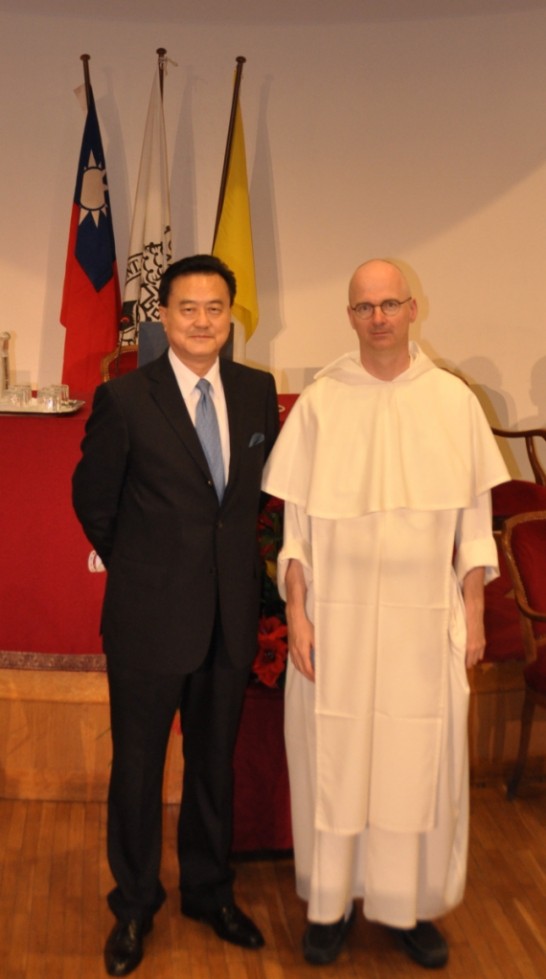 Ambassador Larry Yu-yuan Wang with the newly-elected Bishop of Laudane-Geneva- Fribourg , H.E. Mons. Charles Morerod , who signed the Agreement of cooperation with Fu Jen Catholic University in July 2011when he was rector of the Pontifical University St. Thomas Aquinas (Angelicum)