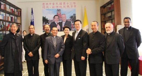 Ambassador and Mrs Larry Wang (4th and 5th from right) with some senior Chinese and foreign priests.