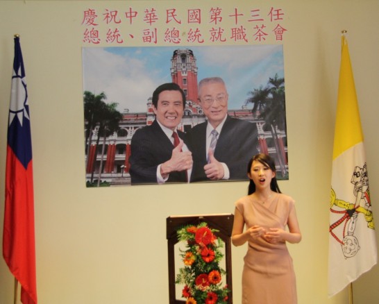 Taiwanese soprano Liu performs for the public.