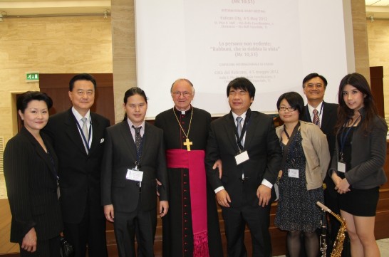 Archbishop Zimowski (middle) with Ambassador and Mrs. Wang (2nd and 1st from left), and the two Taiwanese musicians, Mr. Chou (3rd from left) and Mr. Chang (4th from right) and their assistants.