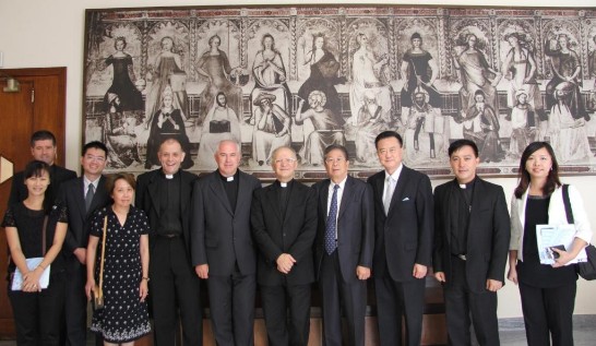 Ambassador Larry Wang (3rd from right), Msgr. Vincenzo Zani (5th from right), Dr. Bernard Li (4th from right), Fr. Leszek Niewdana (6th from right), Fr. Friedrich Bechina (7th from right), and Fr. John Brillantes (2nd from right).