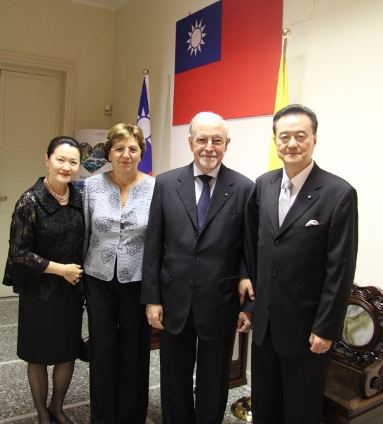 Ambassador and Mrs Wang (1st from right and 1st from left) with Ambassador of Monaco to the Holy See and Dean of the Diplomatic Corps H.E. and Mrs Jean-Claude Michel.