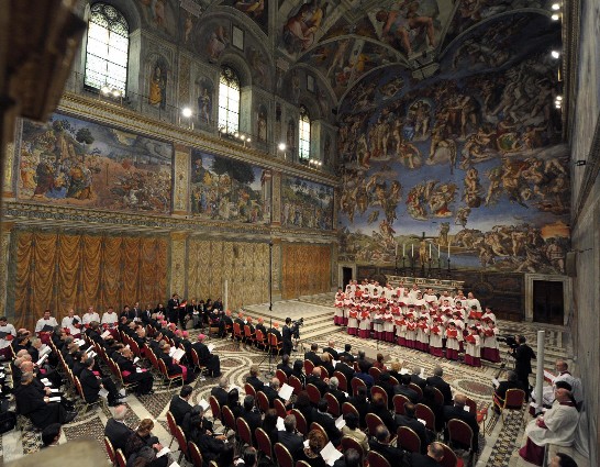 A view of the public attending this special concert inside the Sistine Chapel.