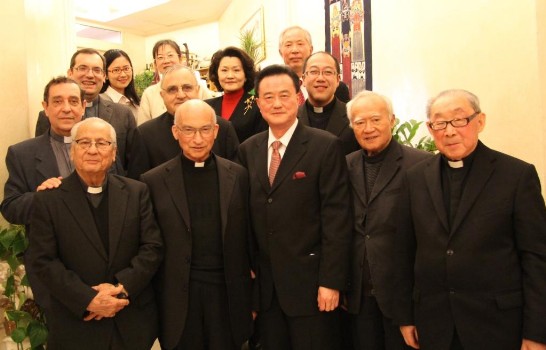 Ambassador and Mrs. Larry Wang (1st row, middle – 2nd row, middle) with some of the priests who attended the Chinese New Year lunch.