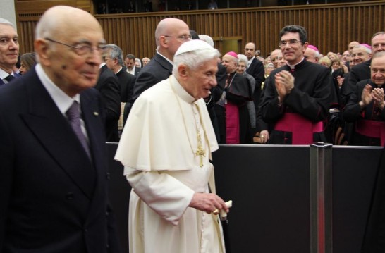 Pope Benedict XVI (right) and Italian President Napolitano (left) enter the Paul VI Hall greeted by the public.