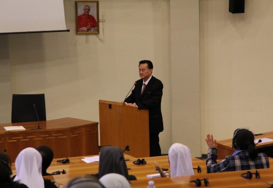 Ambassador  Larry Wang explains the reasons why ROC government sponsored a Chinese cataloguing system.